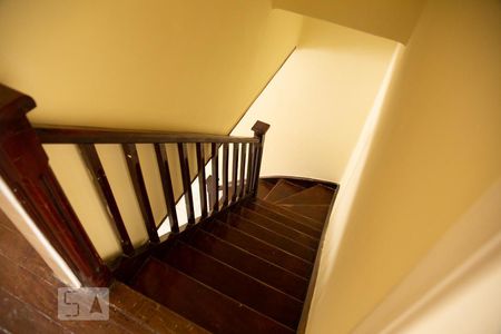 Escada de casa para alugar com 2 quartos, 90m² em Ipiranga, São Paulo