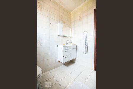 Casa à venda com 200m², 3 quartos e 2 vagasBanheiro