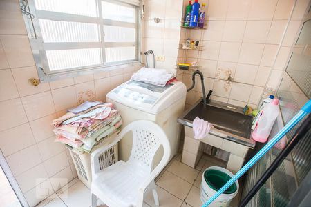 Casa à venda com 200m², 3 quartos e 2 vagasÁrea de serviço