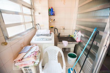 Casa à venda com 200m², 3 quartos e 2 vagasÁrea de serviço