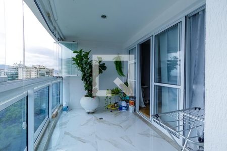 Varanda de apartamento para alugar com 3 quartos, 121m² em Barra da Tijuca, Rio de Janeiro