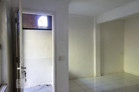 Sala de casa para alugar com 1 quarto, 45m² em Vargem Pequena, Rio de Janeiro