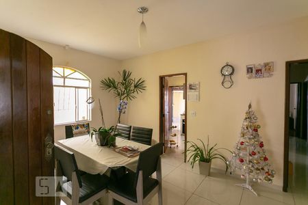 Sala de casa para alugar com 4 quartos, 360m² em Pirajá, Belo Horizonte