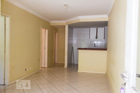Sala de casa para alugar com 2 quartos, 60m² em Vargem Pequena, Rio de Janeiro