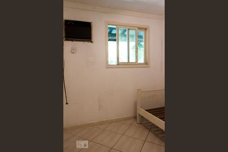 Quarto 1 de casa para alugar com 2 quartos, 60m² em Vargem Pequena, Rio de Janeiro
