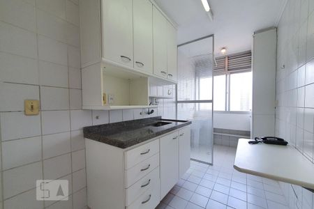 Cozinha de apartamento para alugar com 1 quarto, 45m² em Vila Pompeia, São Paulo