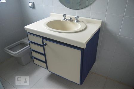 Casa à venda com 75m², 2 quartos e 1 vagaBanheiro