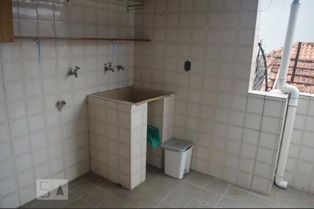 Casa à venda com 75m², 2 quartos e 1 vagaÁrea de Serviço