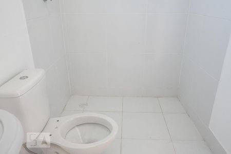 Banheiro de casa para alugar com 1 quarto, 62m² em Jardim Grimaldi, São Paulo