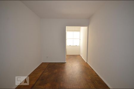 Sala/Quarto de kitnet/studio à venda com 1 quarto, 33m² em Laranjeiras, Rio de Janeiro