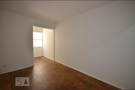 Sala/Quarto de kitnet/studio à venda com 1 quarto, 33m² em Laranjeiras, Rio de Janeiro