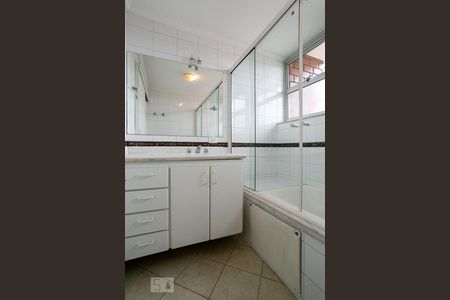 Banheiro da Suíte Master de apartamento à venda com 3 quartos, 202m² em Vila Pereira Barreto, São Paulo
