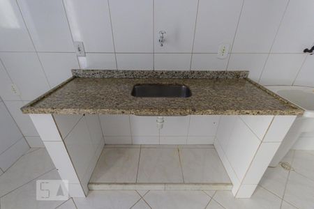 Pia de apartamento para alugar com 1 quarto, 40m² em Curicica, Rio de Janeiro