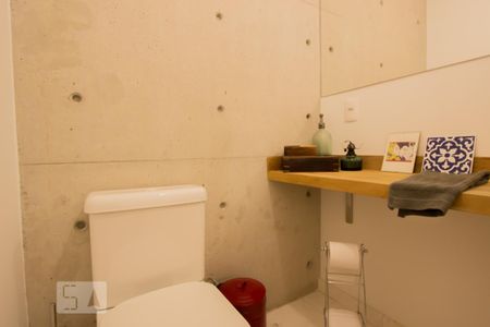 Apartamento à venda com 70m², 2 quartos e 1 vaga Apartamento à venda com 70m², 2 quartos e 1 vagaBanheiro
