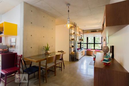 Apartamento à venda com 70m², 2 quartos e 1 vaga Apartamento à venda com 70m², 2 quartos e 1 vagaSala