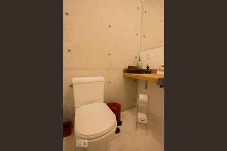 Apartamento à venda com 70m², 2 quartos e 1 vaga Apartamento à venda com 70m², 2 quartos e 1 vagaBanheiro