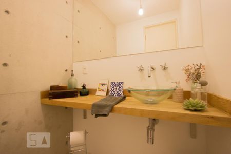 Apartamento à venda com 70m², 2 quartos e 1 vaga Apartamento à venda com 70m², 2 quartos e 1 vagaBanheiro