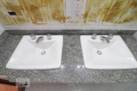 Apartamento à venda com 168m², 4 quartos e 2 vagasBanheiro suite 1 - pia