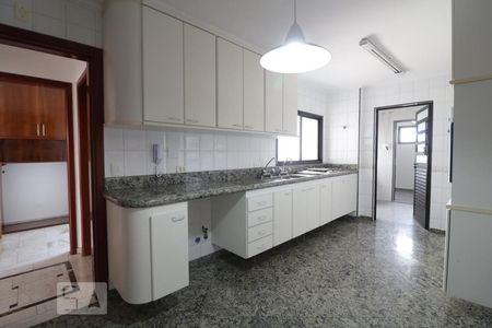 Apartamento à venda com 168m², 4 quartos e 2 vagasCozinha