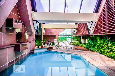 Studio à venda com 42m², 1 quarto e 1 vagaPiscina