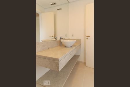 Studio à venda com 42m², 1 quarto e 1 vagaBanheiro