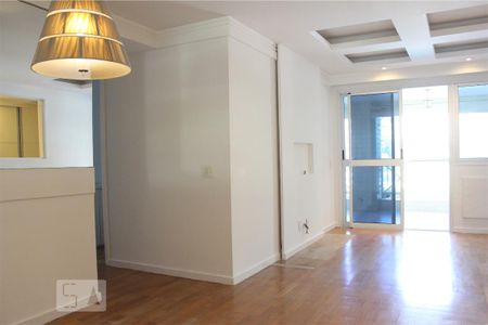 Sala de apartamento para alugar com 2 quartos, 95m² em Barra da Tijuca, Rio de Janeiro