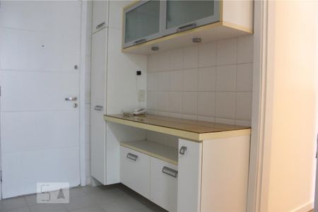 Apartamento para alugar com 95m², 2 quartos e 2 vagasCozinha