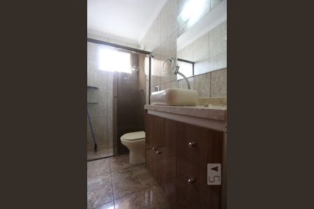 Banheiro de apartamento para alugar com 2 quartos, 55m² em Quitaúna, Osasco