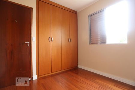 Quarto 1 de apartamento para alugar com 2 quartos, 55m² em Quitaúna, Osasco