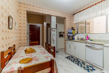 Apartamento à venda com 156m², 3 quartos e sem vagaCozinha