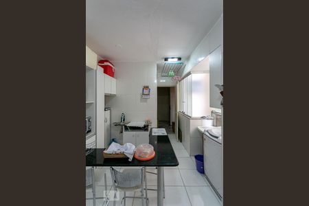 Apartamento para alugar com 77m², 2 quartos e 1 vagaCozinha e Área de Serviço