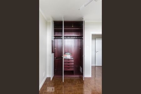 Quarto 2 - Armários de apartamento para alugar com 4 quartos, 157m² em Asa Sul, Brasília