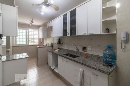 Apartamento para alugar com 157m², 4 quartos e 1 vaga Apartamento para alugar com 157m², 4 quartos e 1 vagaCozinha
