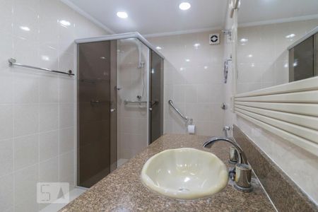 Apartamento para alugar com 157m², 4 quartos e 1 vaga Apartamento para alugar com 157m², 4 quartos e 1 vagaBanheiro Corredor