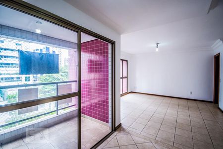 Sala de apartamento à venda com 4 quartos, 150m² em Vila Itapura, Campinas