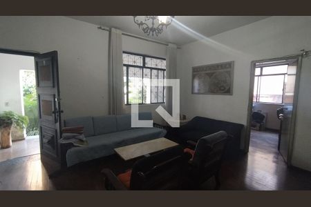 Casa à venda com 8 quartos, 385m² em Barro Preto, Belo Horizonte
