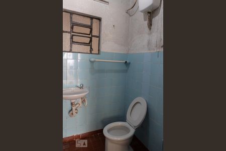 Banheiro de casa para alugar com 1 quarto, 40m² em Vila Guarani (z Sul), São Paulo