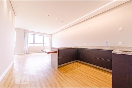 Cozinha de kitnet/studio para alugar com 1 quarto, 45m² em Barro Preto, Belo Horizonte