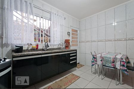 Casa à venda com 170m², 3 quartos e 2 vagas Casa à venda com 170m², 3 quartos e 2 vagasCozinha