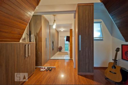 Casa à venda com 170m², 3 quartos e 2 vagas Casa à venda com 170m², 3 quartos e 2 vagasSala de TV 2