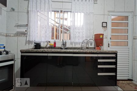 Casa à venda com 170m², 3 quartos e 2 vagas Casa à venda com 170m², 3 quartos e 2 vagasCozinha