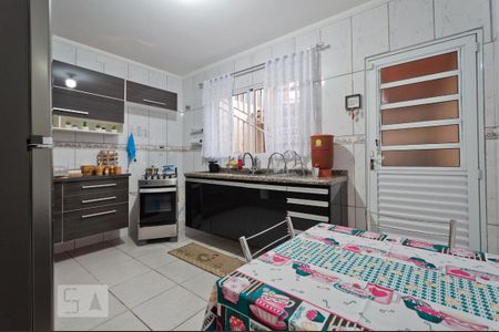Casa à venda com 170m², 3 quartos e 2 vagas Casa à venda com 170m², 3 quartos e 2 vagasCozinha