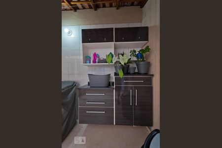 Casa à venda com 170m², 3 quartos e 2 vagas Casa à venda com 170m², 3 quartos e 2 vagasÁrea de Serviço