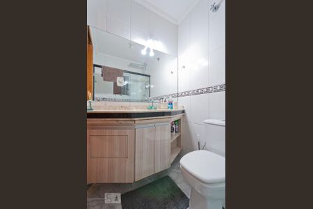 Casa à venda com 170m², 3 quartos e 2 vagas Casa à venda com 170m², 3 quartos e 2 vagasBanheiro 2º andar