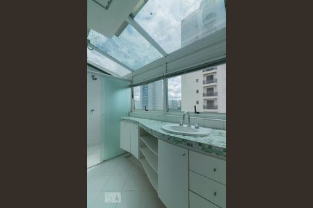 Apartamento à venda com 140m², 2 quartos e 2 vagasBanheiro Quarto 2