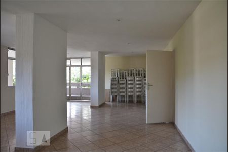 Apartamento para alugar com 98m², 2 quartos e 1 vagaÁrea comum - Salão de festas