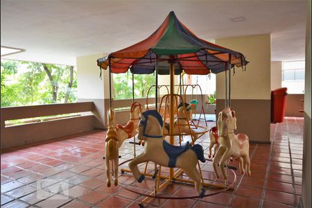 Apartamento para alugar com 98m², 2 quartos e 1 vagaÁrea Comum - Playground