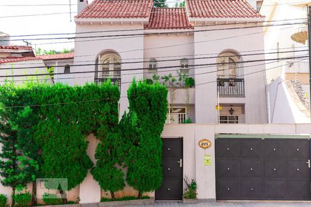 Casa à venda com 400m², 4 quartos e 4 vagasFachada