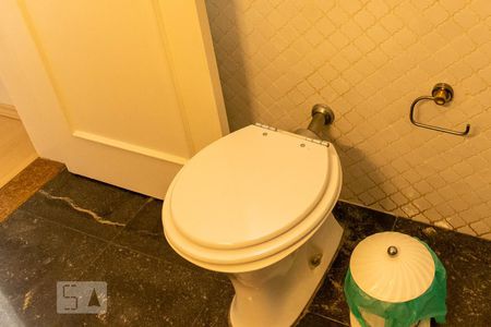 Casa à venda com 400m², 4 quartos e 4 vagasDetalhe do Banheiro da Suite