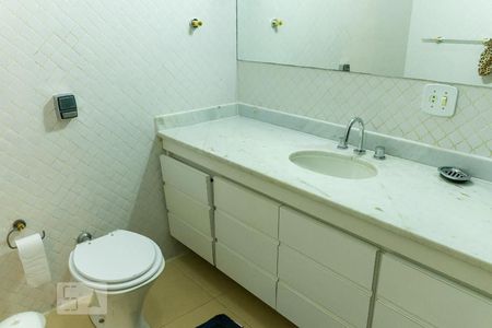 Casa à venda com 400m², 4 quartos e 4 vagasBanheiro Social